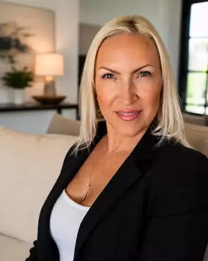 Karie Dumonski, Thunder Bay, Real Estate Agent
